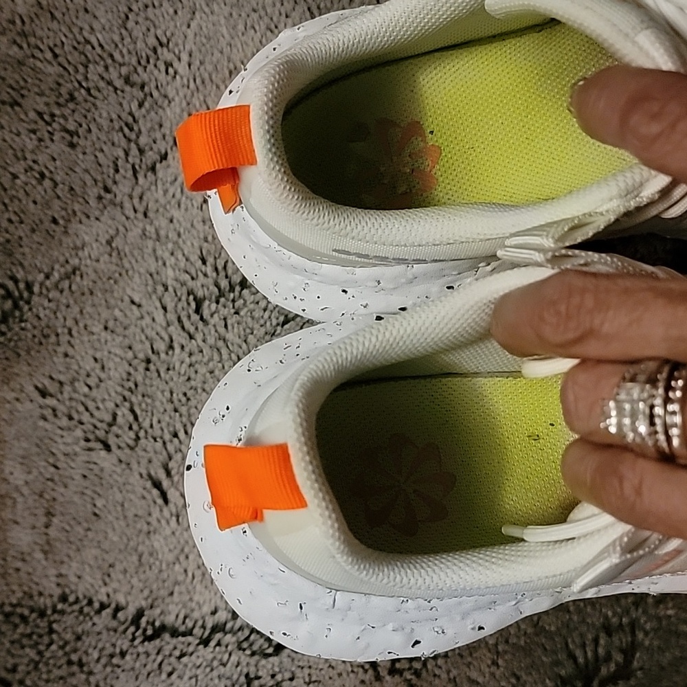 Shoes - Picture 5 of 8